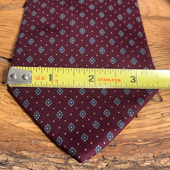 CHRISTIAN DIOR PARIS ITALIAN SILK FOULARD NECKTIE. - Picture 9 of 12